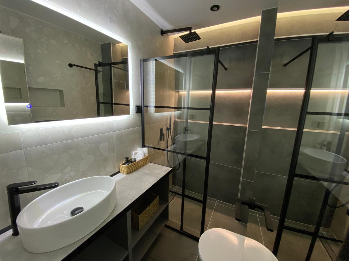 Celestial Luxury Skg Port Apartment Thessaloniki Exterior photo