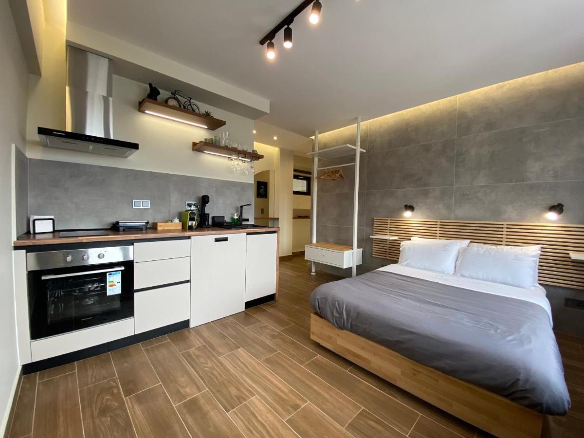 Celestial Luxury Skg Port Apartment Thessaloniki Exterior photo